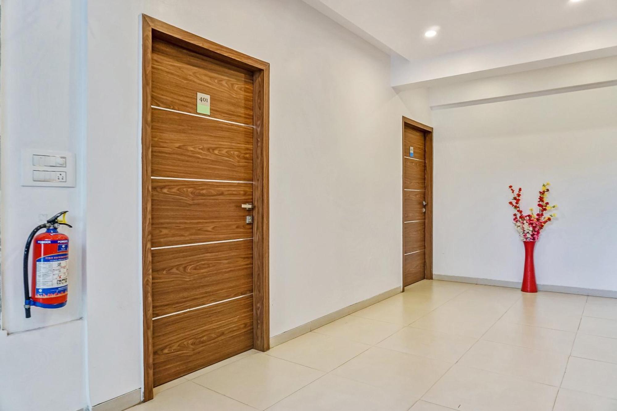 Super Townhouse The Upper Room Near Pune Airport Lohogaon Luaran gambar